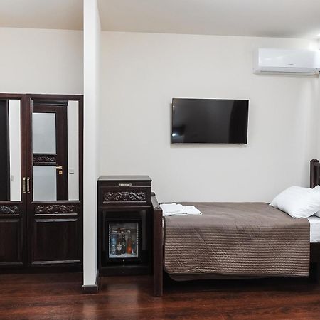 Dvin Hotel Pavlodar Exterior photo