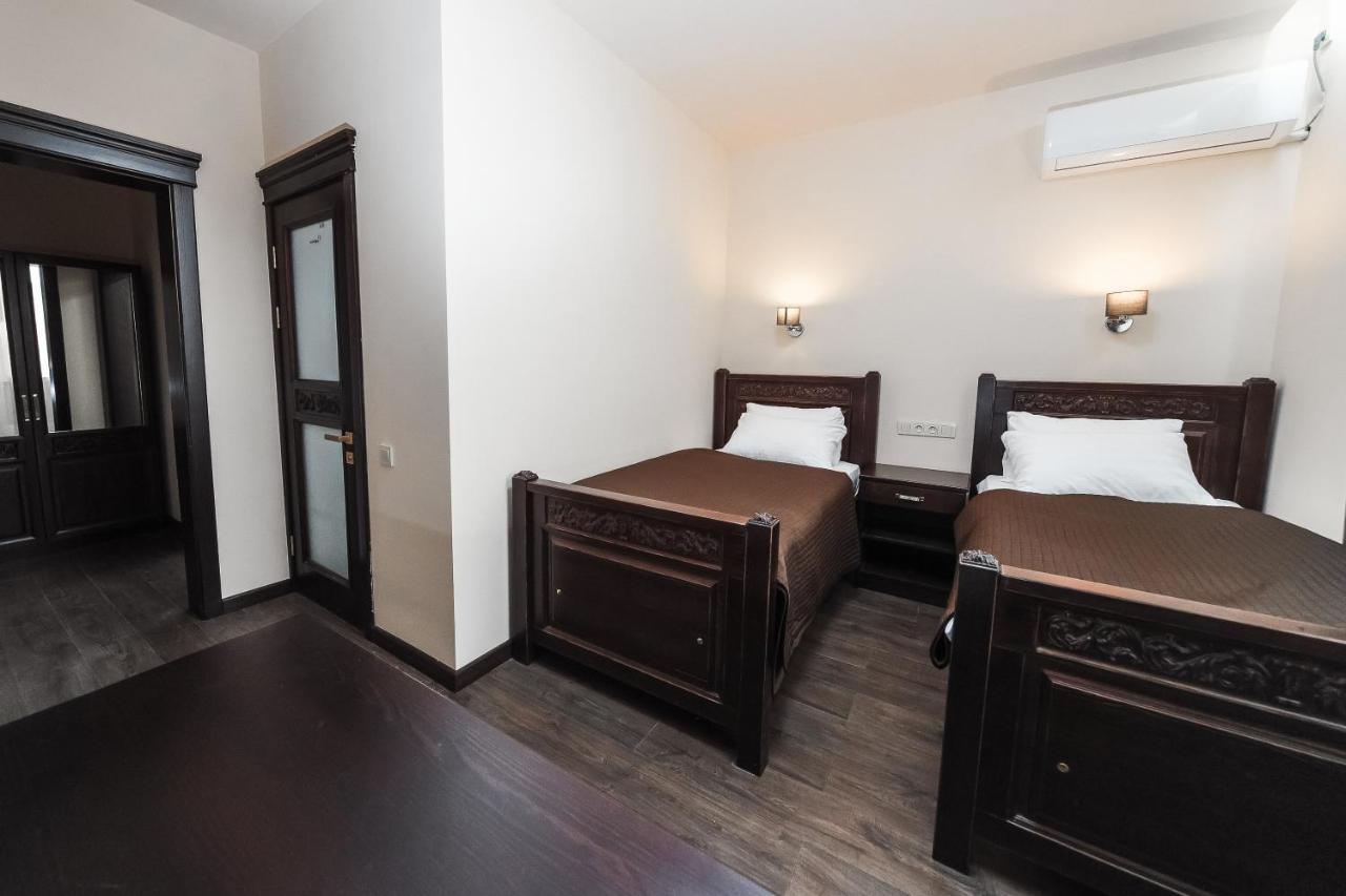 Dvin Hotel Pavlodar Exterior photo