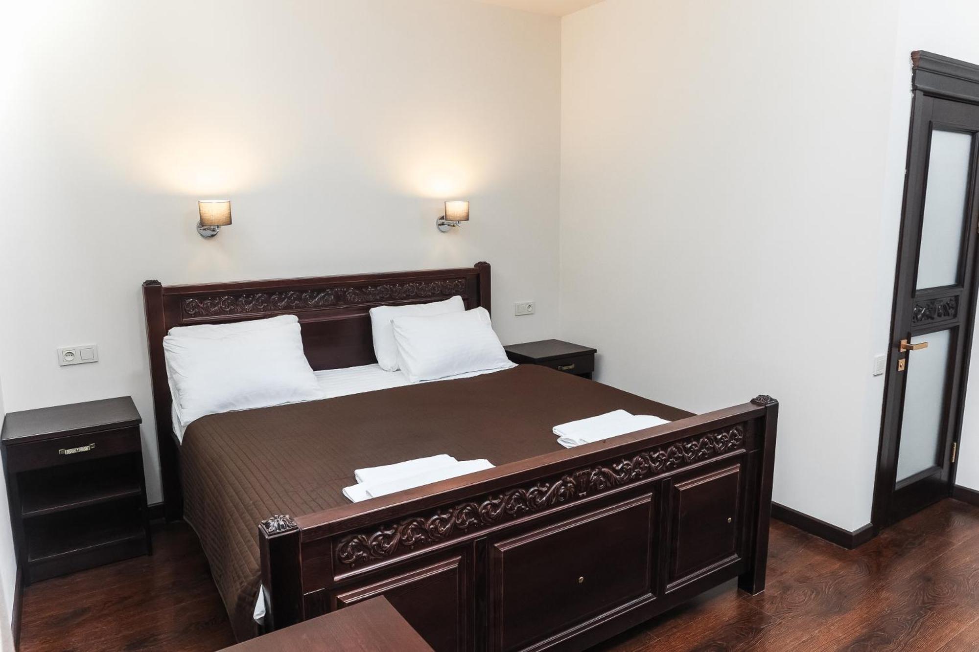 Dvin Hotel Pavlodar Exterior photo