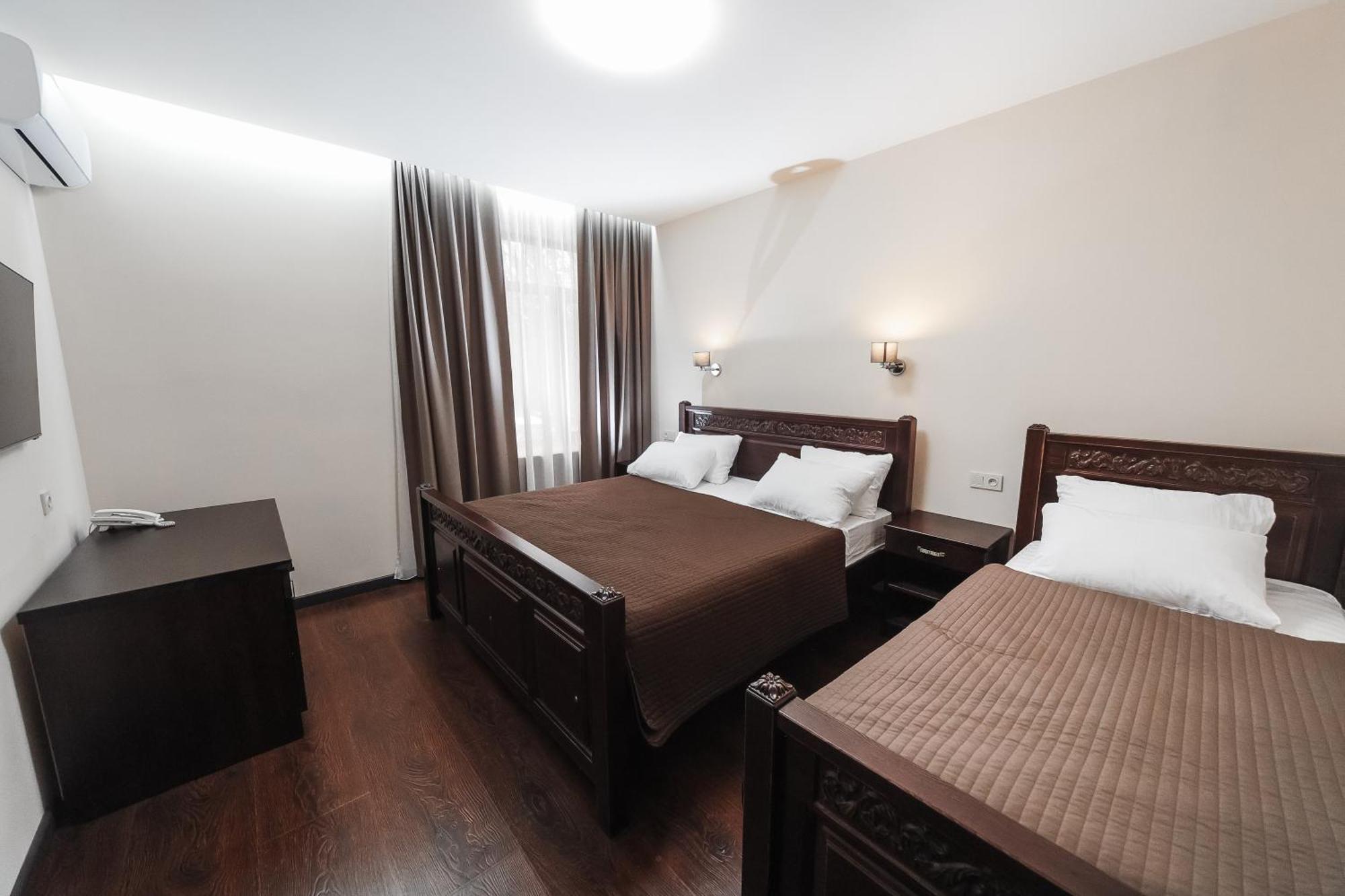 Dvin Hotel Pavlodar Exterior photo