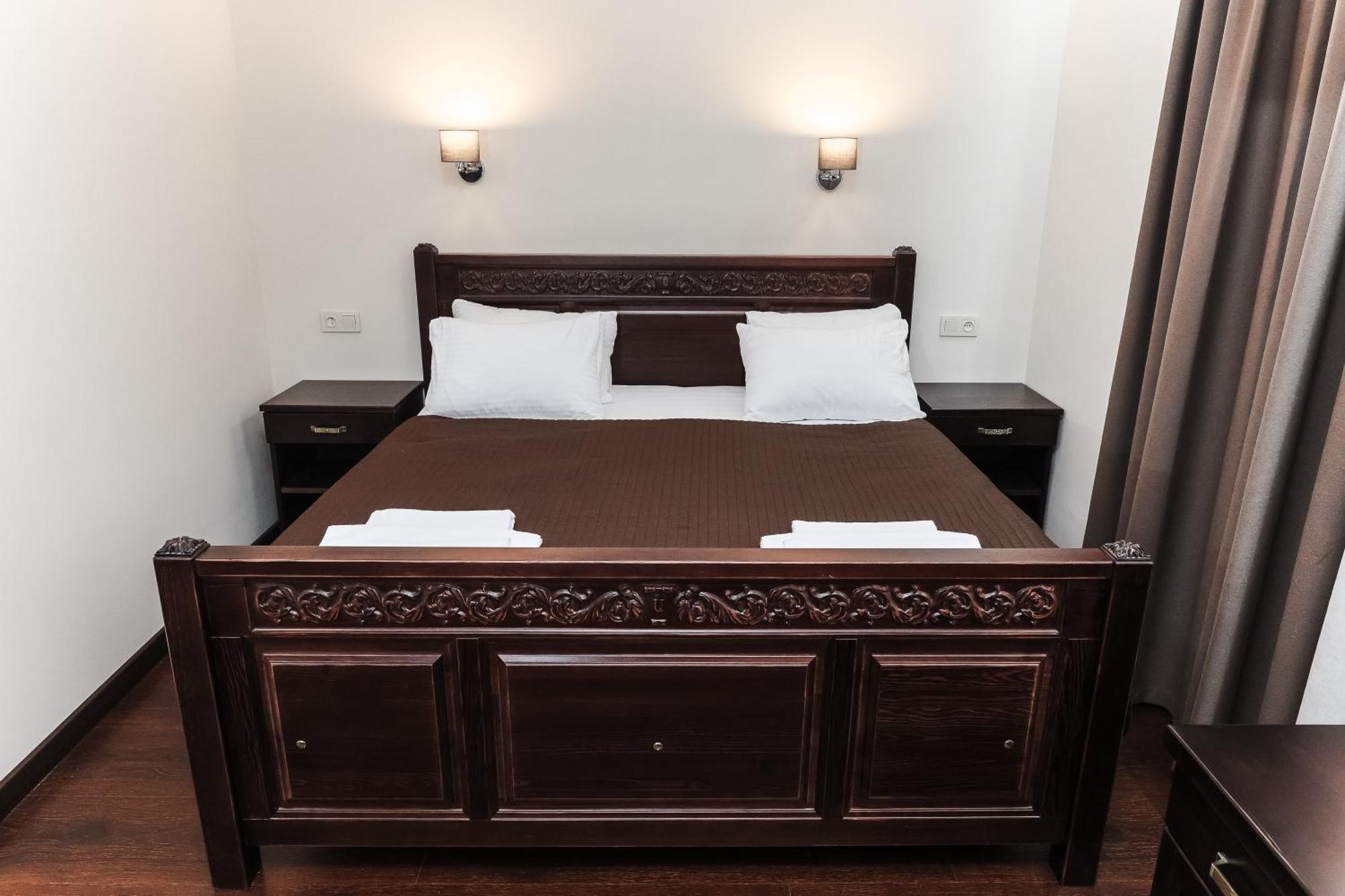 Dvin Hotel Pavlodar Exterior photo