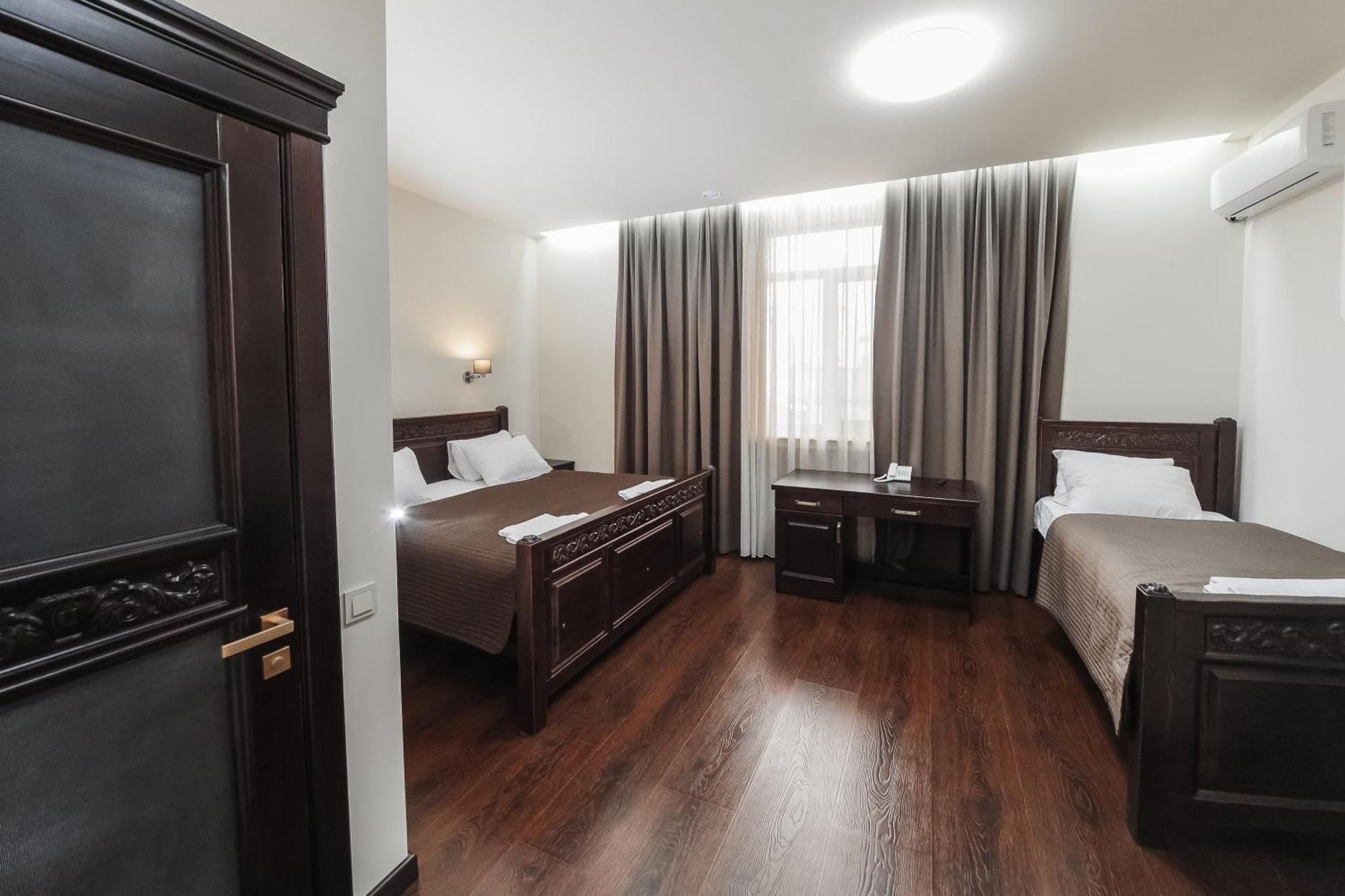 Dvin Hotel Pavlodar Exterior photo