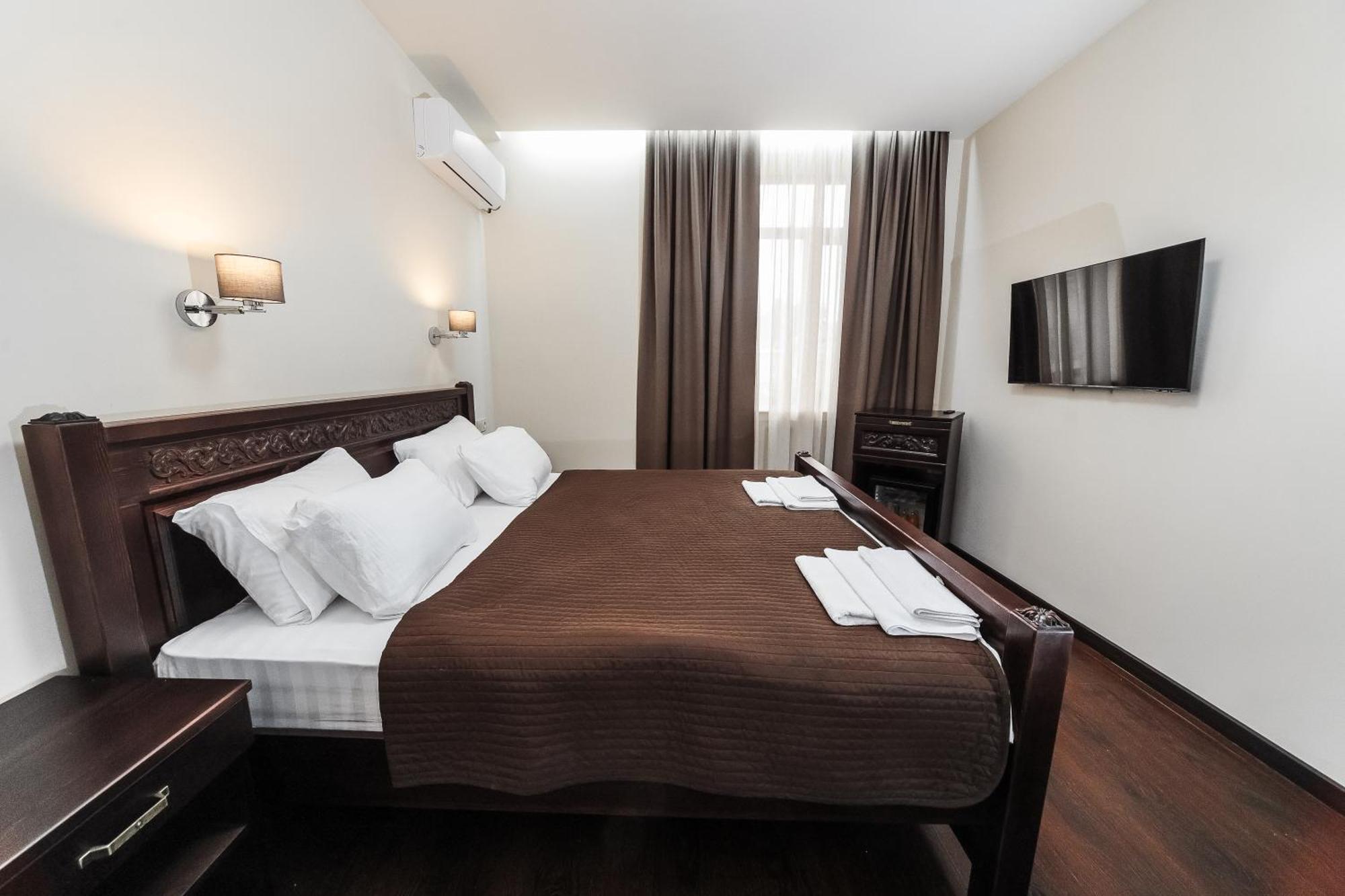 Dvin Hotel Pavlodar Exterior photo