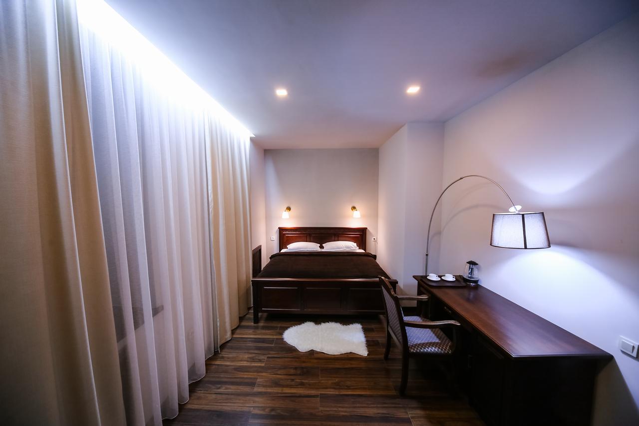 Dvin Hotel Pavlodar Exterior photo