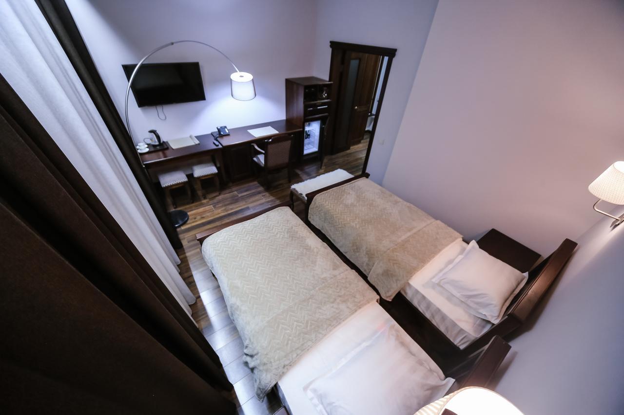 Dvin Hotel Pavlodar Exterior photo