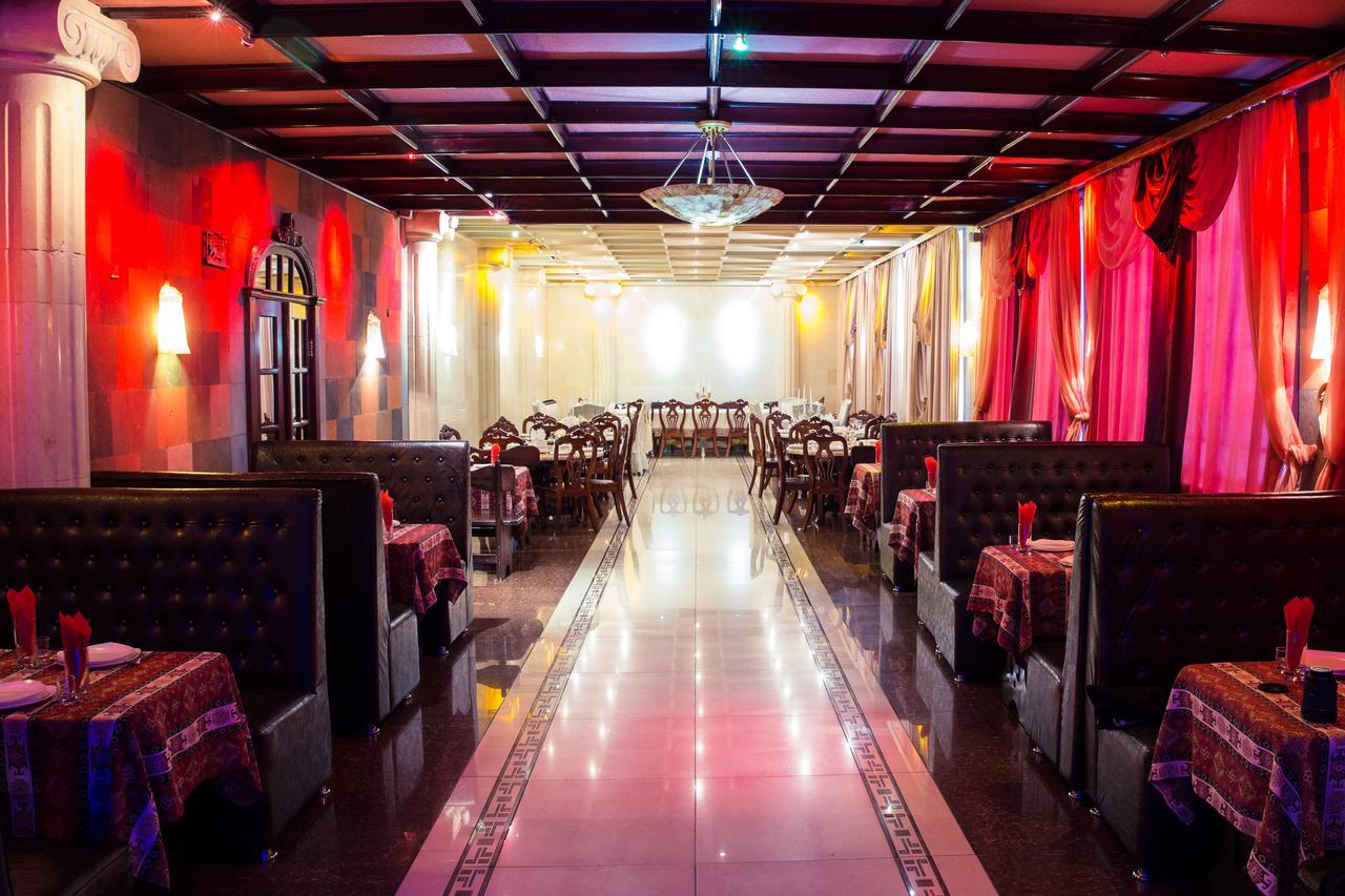 Dvin Hotel Pavlodar Exterior photo