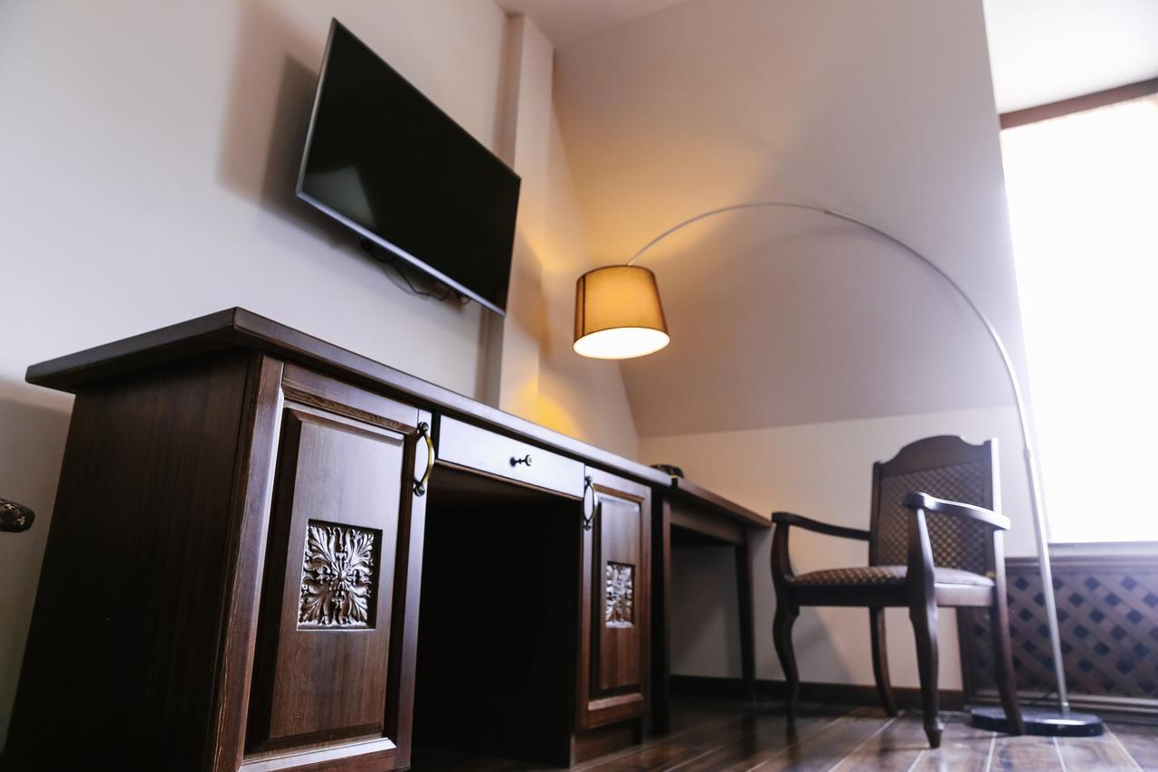 Dvin Hotel Pavlodar Exterior photo